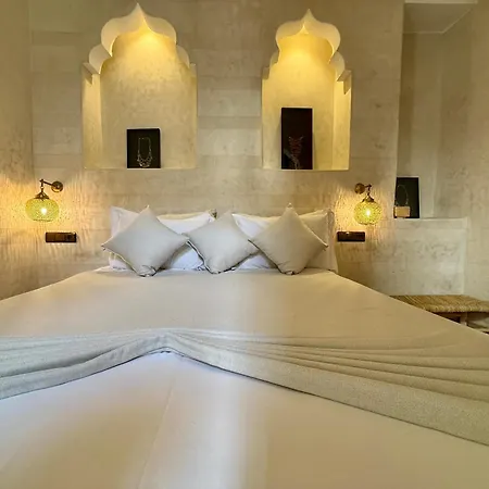 Riad Jolie-3